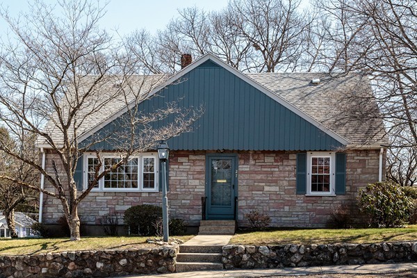 27 Dewitt Road Stoneham, MA 02180 - Photo 2 of 25 Gallery Image 2
