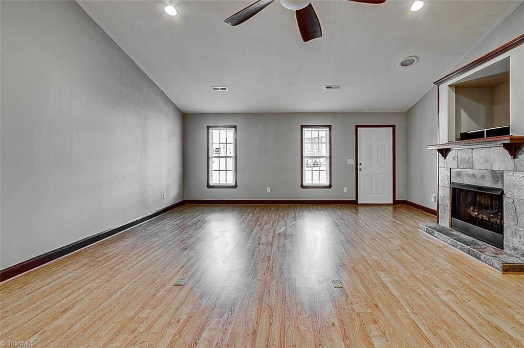 914 Easy Street Asheboro, NC 27205 - Photo 3 of 42