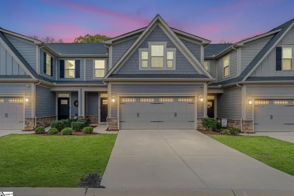 $300,000 | 61 Moss Holw Way, Simpsonville, SC 29680