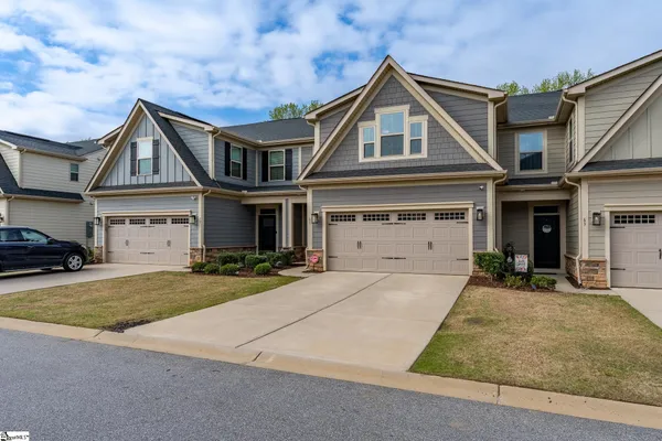 $300,000 | 61 Moss Holw Way, Simpsonville, SC 29680
