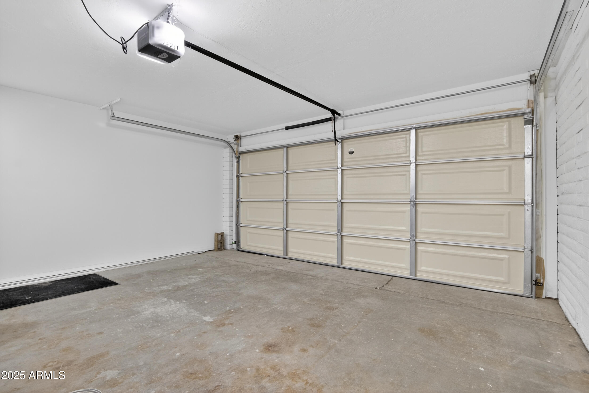 3754 East Wethersfield Road Phoenix, AZ 85032 - Photo 26 of 30 Garage