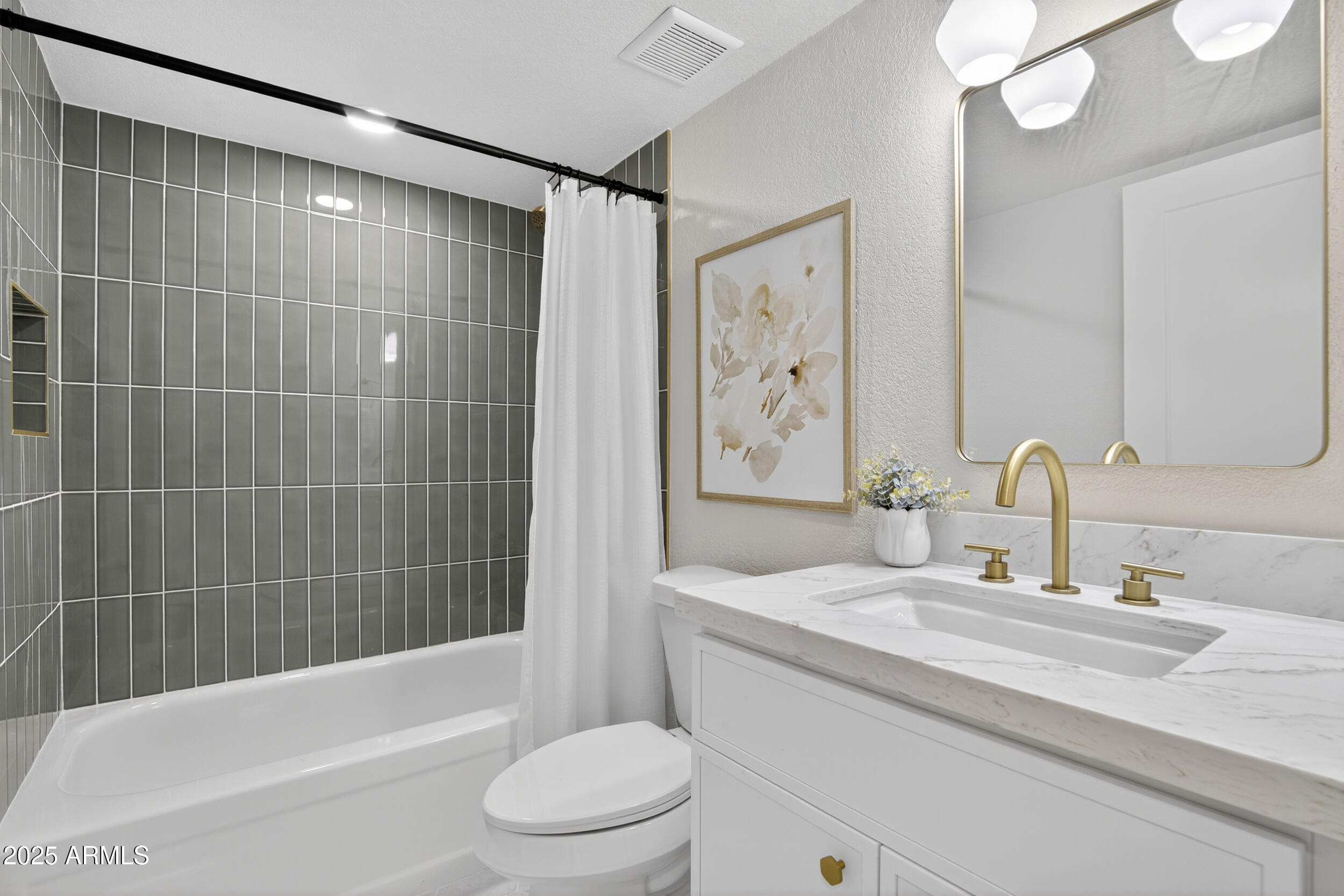 3754 East Wethersfield Road Phoenix, AZ 85032 - Photo 5 of 30 Bathroom