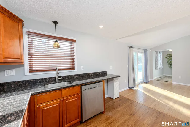 $3,000 | 49 Kimberly Circle, North Haven, CT 06473