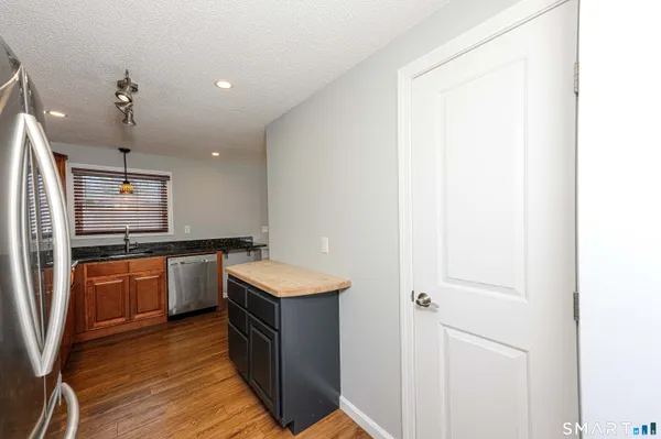 $2,800 | 49 Kimberly Circle, North Haven, CT 06473