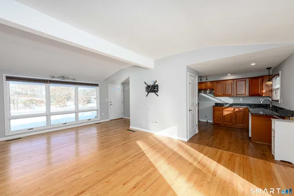$2,800 | 49 Kimberly Circle, North Haven, CT 06473