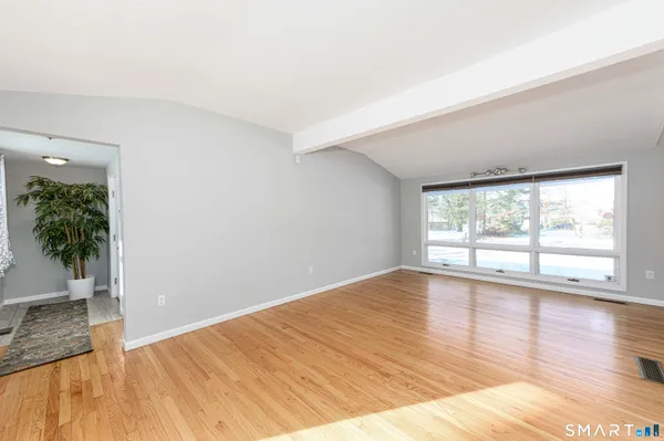 $2,800 | 49 Kimberly Circle, North Haven, CT 06473