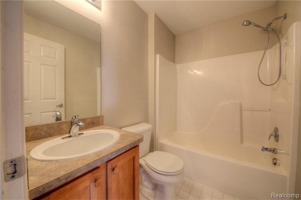 50103 Harding Street, Unit 123 Canton, MI 48188 - Photo 20 of 49