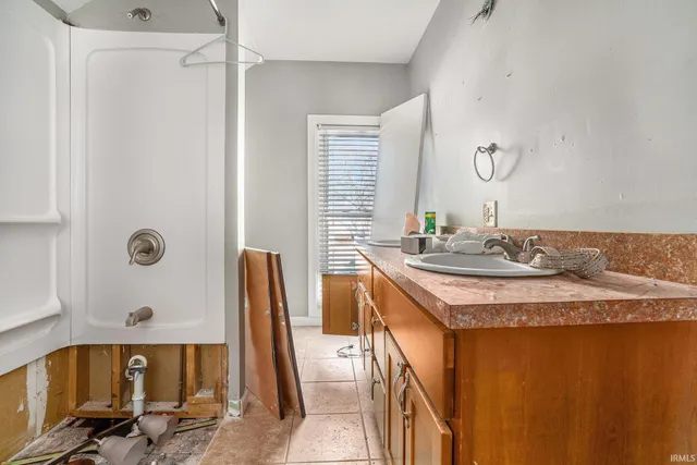 $225,000 | 916 East Beardsley Avenue, Elkhart, IN 46514