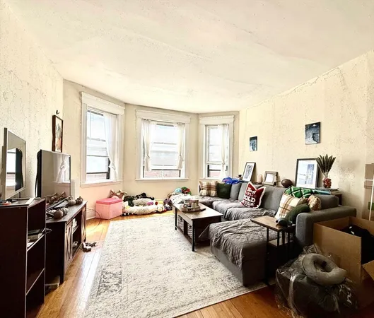 $2,850 | 1957 Commonwealth Avenue, Unit 5, Boston, MA 02135