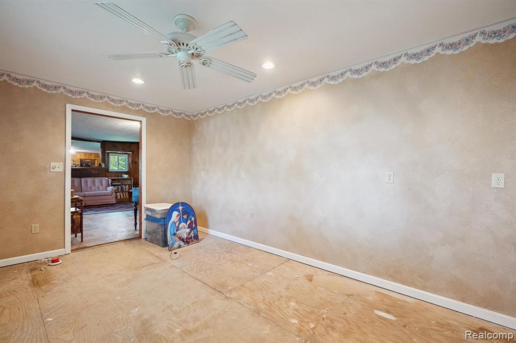 2296 Grove Park Road Fenton, MI 48430 - Photo 13 of 49
