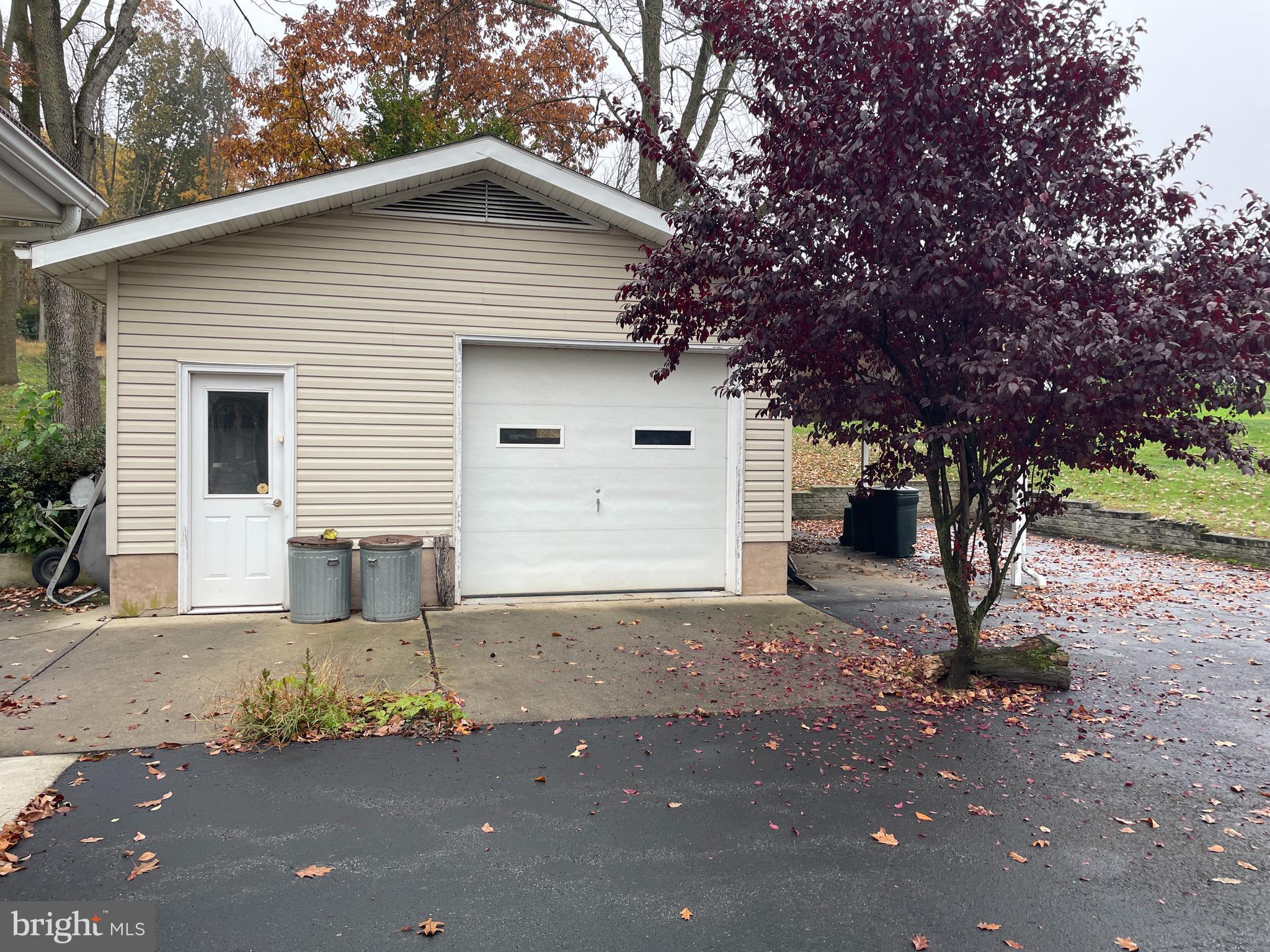 179 Covered Bridge Road Elizabethtown, PA 17022 - Photo 4 of 9 Gallery Image 4