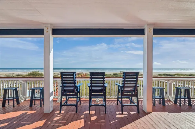 an outdoor view from the balcony
