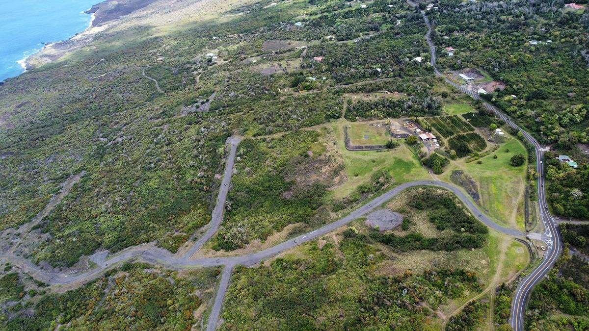 Lot 10 Captain Cook Hi  