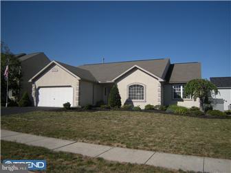 312 Elizabeth Drive Sinking Spring, PA 19608 - Photo 2 of 12 Exterior Front