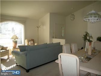 312 Elizabeth Drive Sinking Spring, PA 19608 - Photo 4 of 12 Great Room