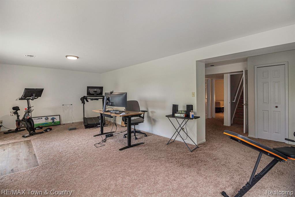 8040 Potter Road Flushing, MI 48433 - Photo 17 of 36