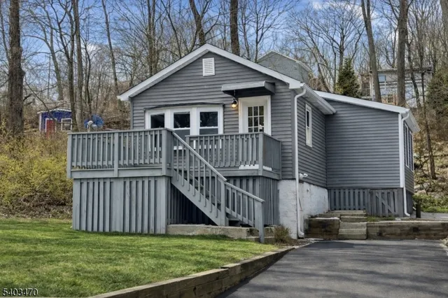 $299,900 | 50 Coolidge Trail, Hopatcong, NJ 07843