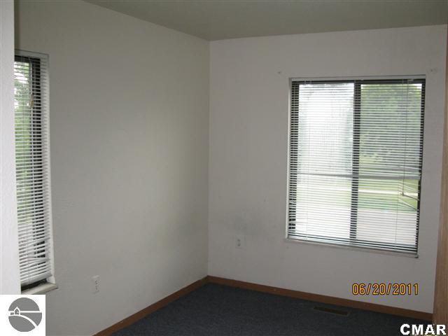 1825 South Crawford Road Mount Pleasant, MI 48858 - Photo 5 of 9 1768665-4.JPG