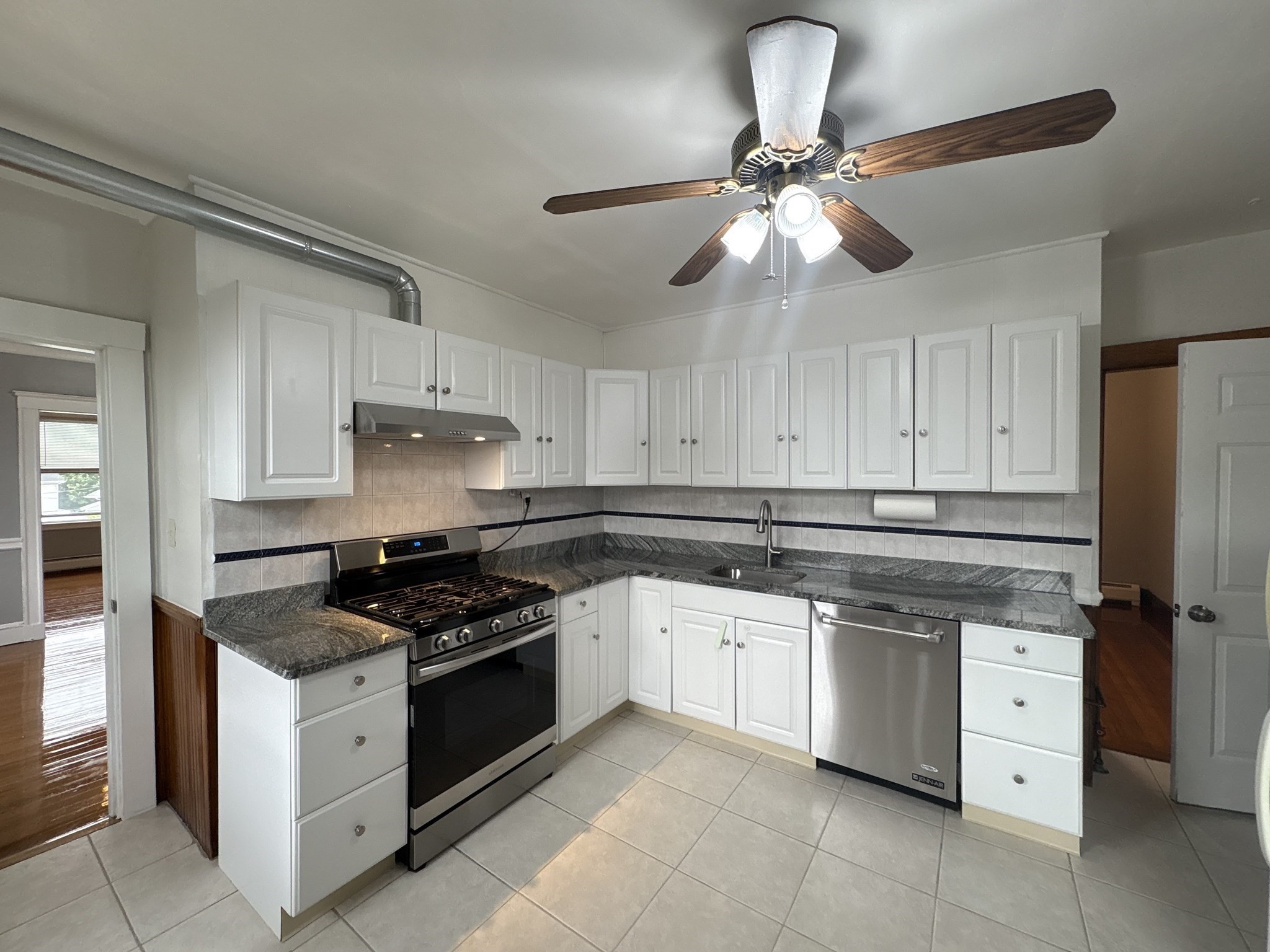 403 Trapelo Road, Unit 3 Belmont, MA 02478 - Photo 2 of 24 Gallery Image 2