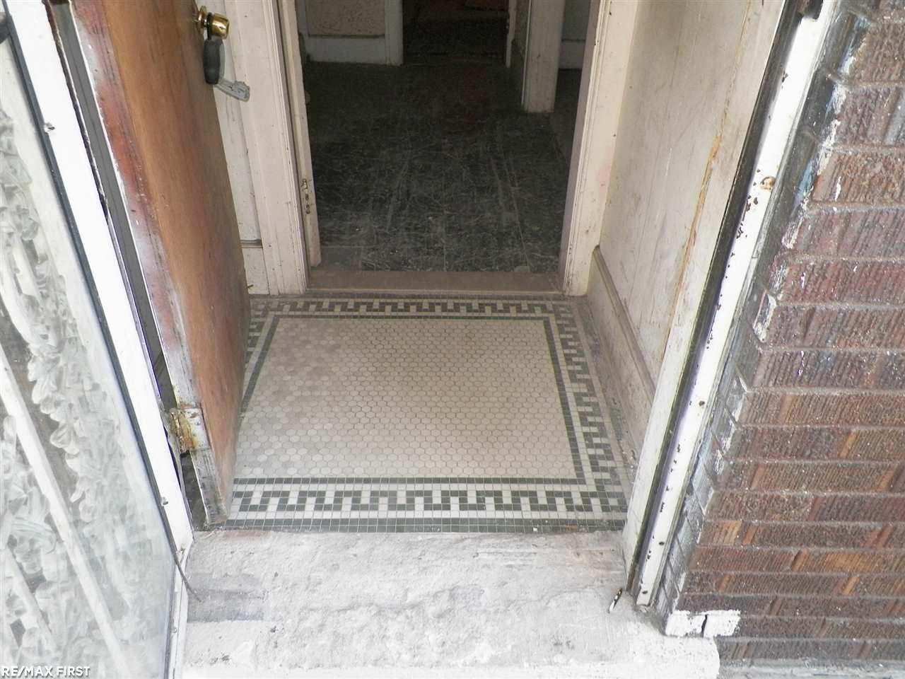 7449 Kipling Avenue Detroit, MI 48206 - Photo 7 of 23 31332799-6.JPG