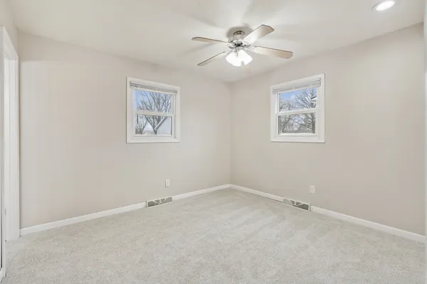 $327,500 | 205 Park Ln Circle, Eldridge, IA 52748