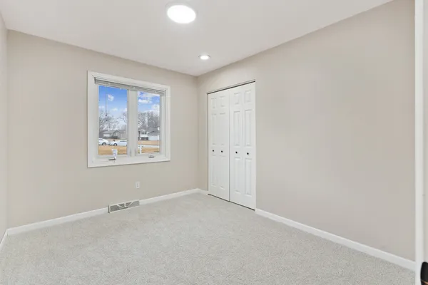 $327,500 | 205 Park Ln Circle, Eldridge, IA 52748