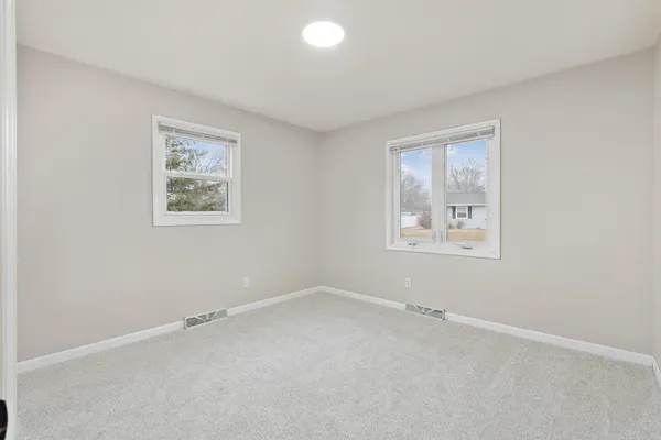 $327,500 | 205 Park Ln Circle, Eldridge, IA 52748