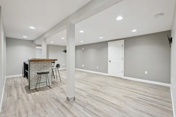 $327,500 | 205 Park Ln Circle, Eldridge, IA 52748