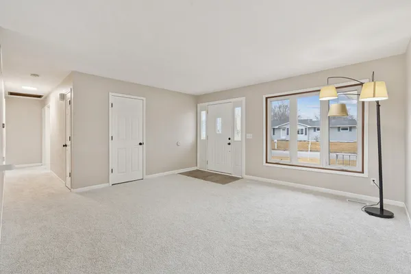 $327,500 | 205 Park Ln Circle, Eldridge, IA 52748