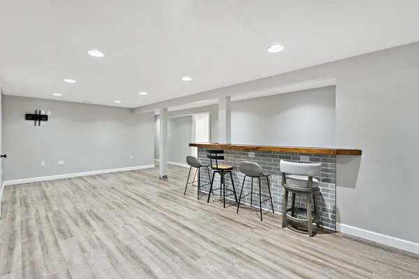 $327,500 | 205 Park Ln Circle, Eldridge, IA 52748