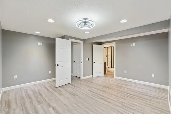 $327,500 | 205 Park Ln Circle, Eldridge, IA 52748