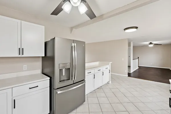 $327,500 | 205 Park Ln Circle, Eldridge, IA 52748