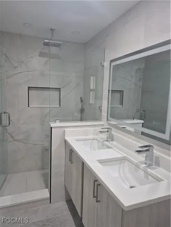 a close up view of a washer and dryer