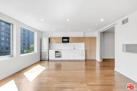 $639,000 | 901 Flower Street, Unit 408, Los Angeles, CA 90015