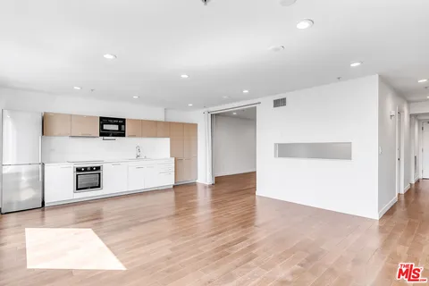 $639,000 | 901 Flower Street, Unit 408, Los Angeles, CA 90015