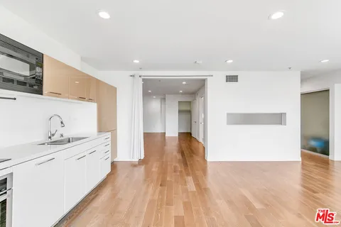 $639,000 | 901 Flower Street, Unit 408, Los Angeles, CA 90015