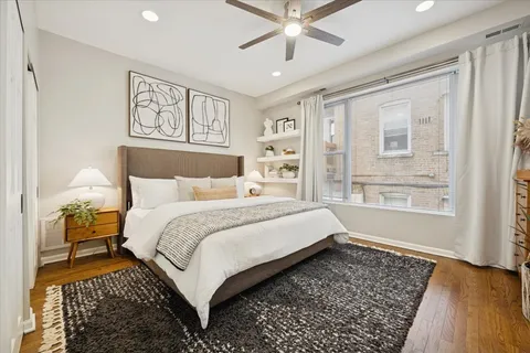 $599,900 | 835 West Belle Plaine Avenue, Unit 2, Chicago, IL 60613