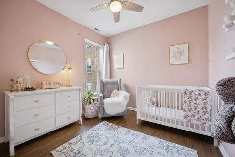 $599,900 | 835 West Belle Plaine Avenue, Unit 2, Chicago, IL 60613