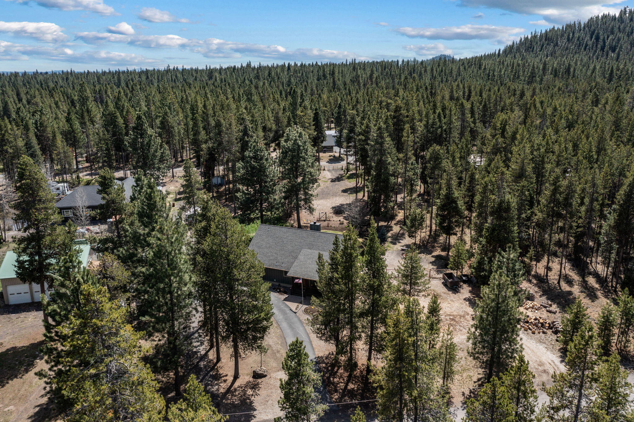 16855 Elsinore Road Bend, OR 97707 - Photo 42 of 48 2025_04_29_16855_elsinore_road-bend-12