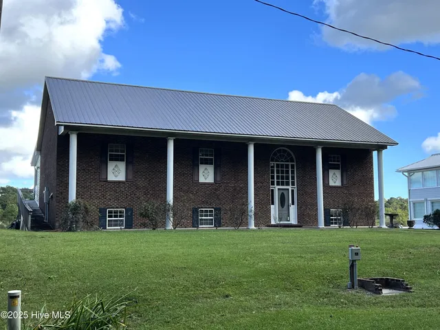 $1,299,900 | 888 Sea Gate Drive, Newport, NC 28570