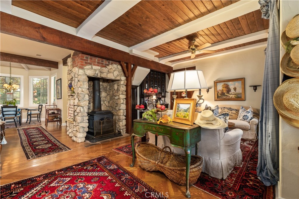 5415 Fairhills Road Paso Robles, CA 93446 - Photo 11 of 73 Cozy seating area to the right as you enter the home.