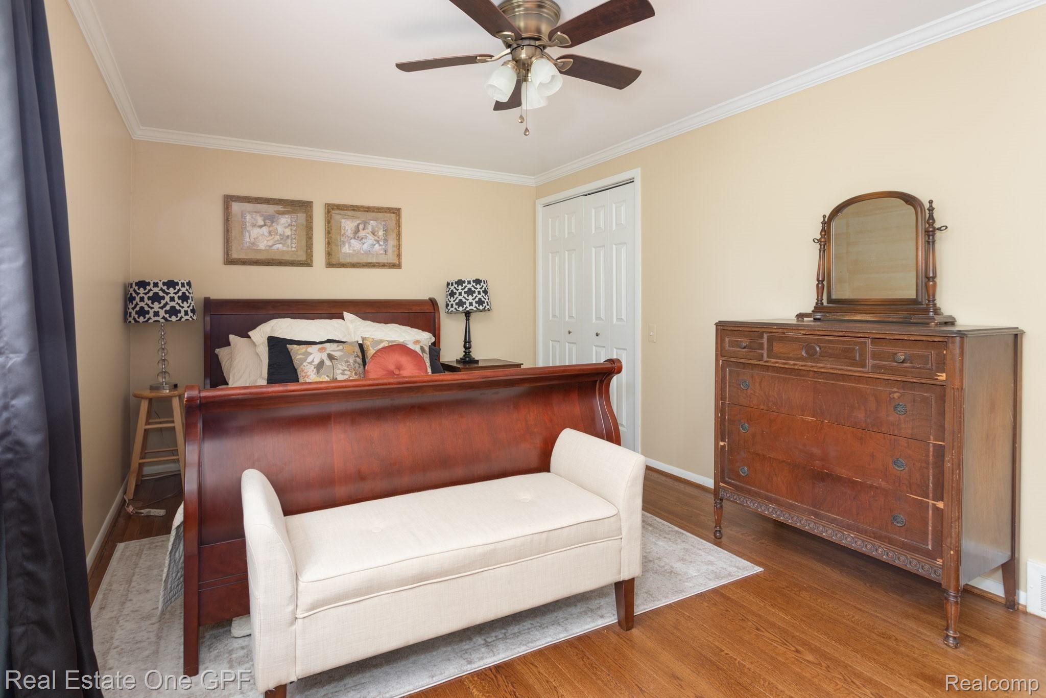 559 Cook Road Grosse Pointe, MI 48236 - Photo 29 of 47 38.jpg