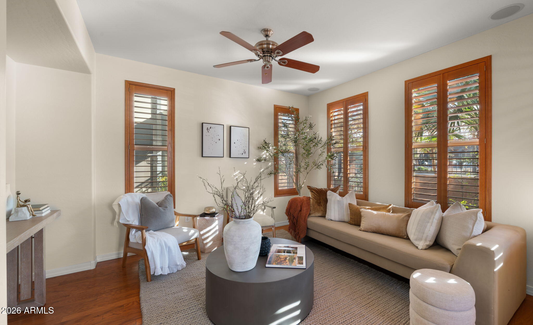 706 East Washington Street, Unit 101 Phoenix, AZ 85034 - Photo 7 of 32 Tons of Natural Light