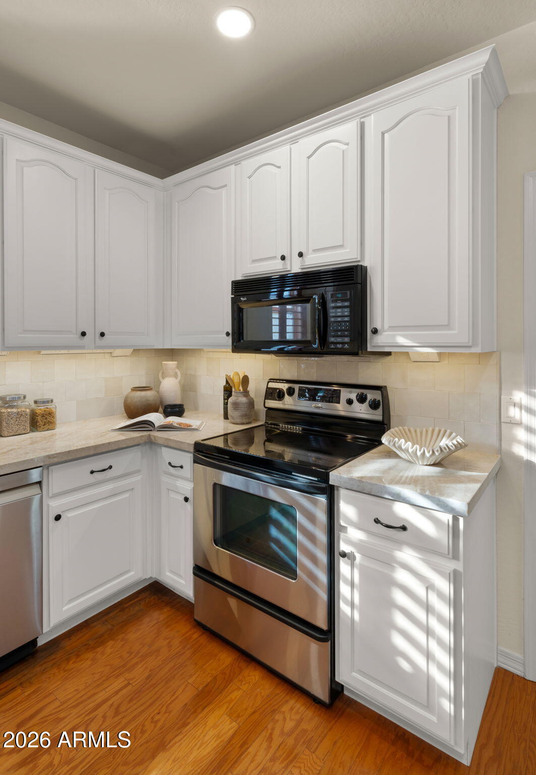 706 East Washington Street, Unit 101 Phoenix, AZ 85034 - Photo 11 of 32 16-web-or-mls-Kitchen5