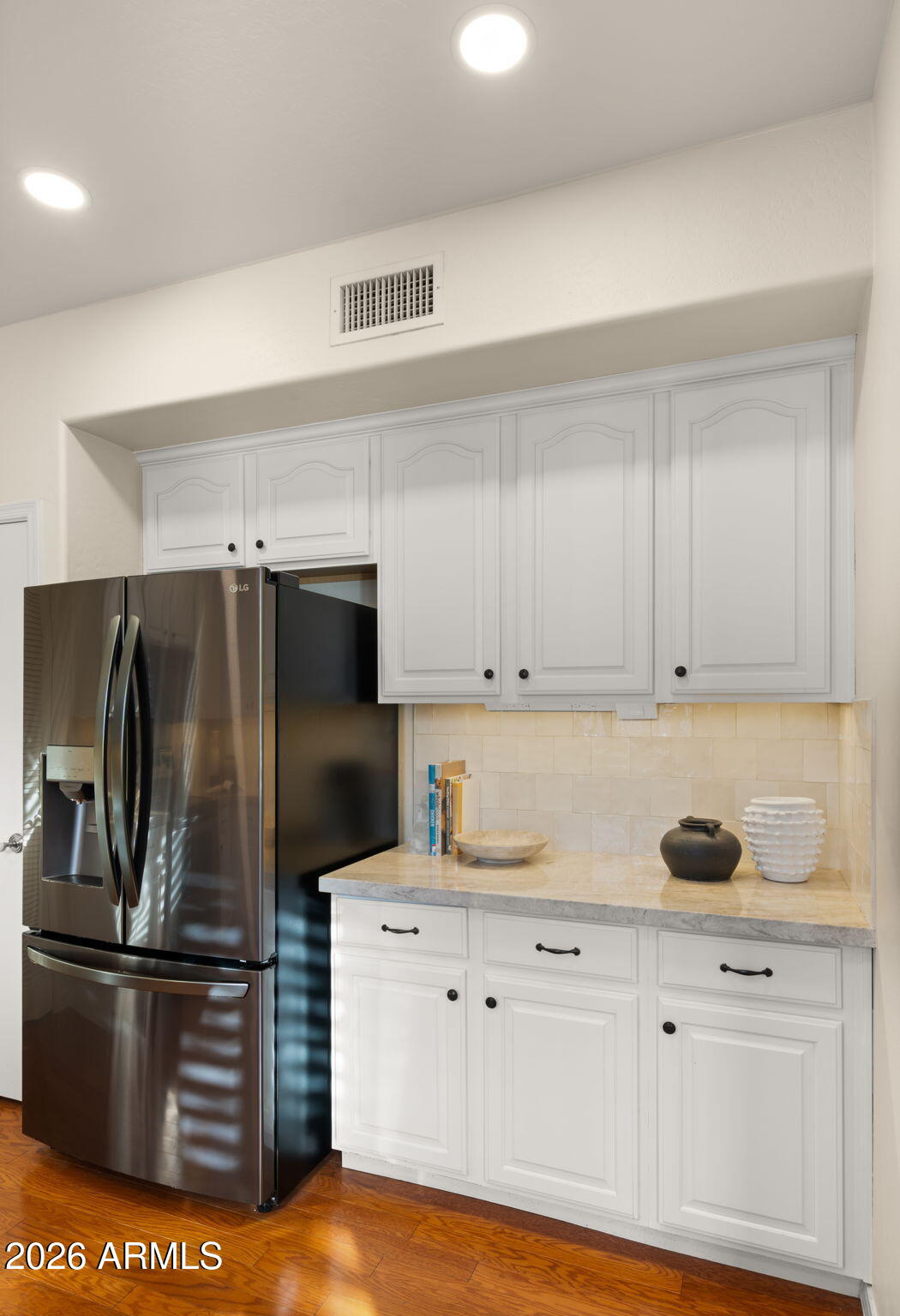 706 East Washington Street, Unit 101 Phoenix, AZ 85034 - Photo 12 of 32 17-web-or-mls-Kitchen4