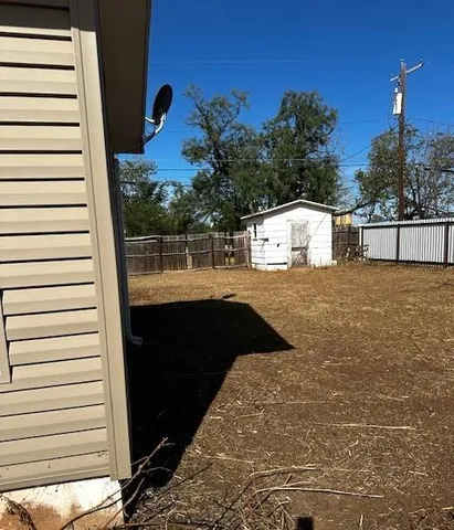 $129,000 | 123 East Mccaulley Avenue, Bronte, TX 76933