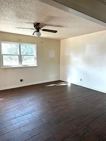 $109,900 | 123 East Mccaulley Avenue, Bronte, TX 76933