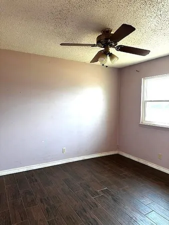 $109,900 | 123 East Mccaulley Avenue, Bronte, TX 76933