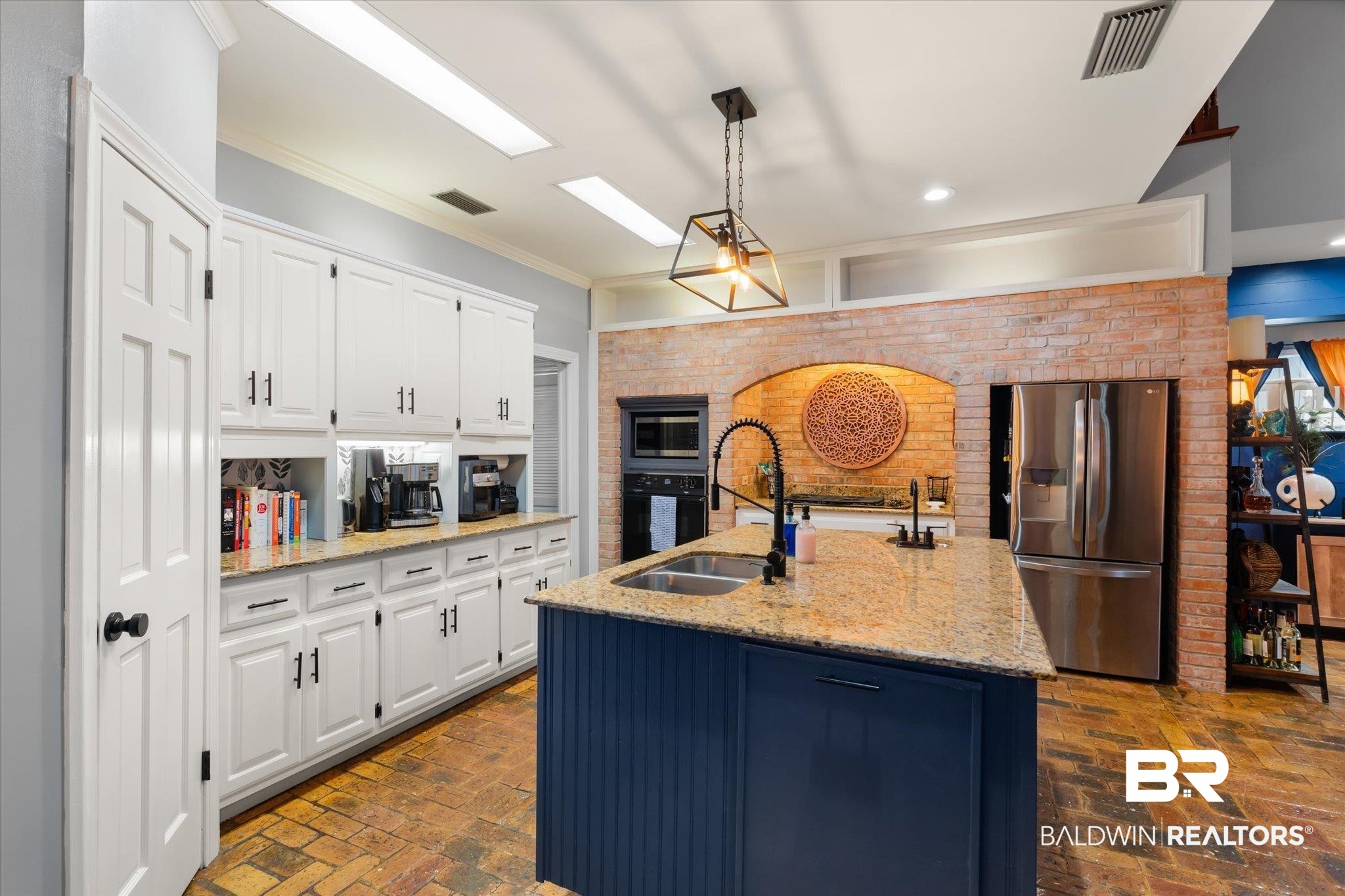 2828 Grant Street, Unit C Mobile, AL 36606 - Photo 3 of 37