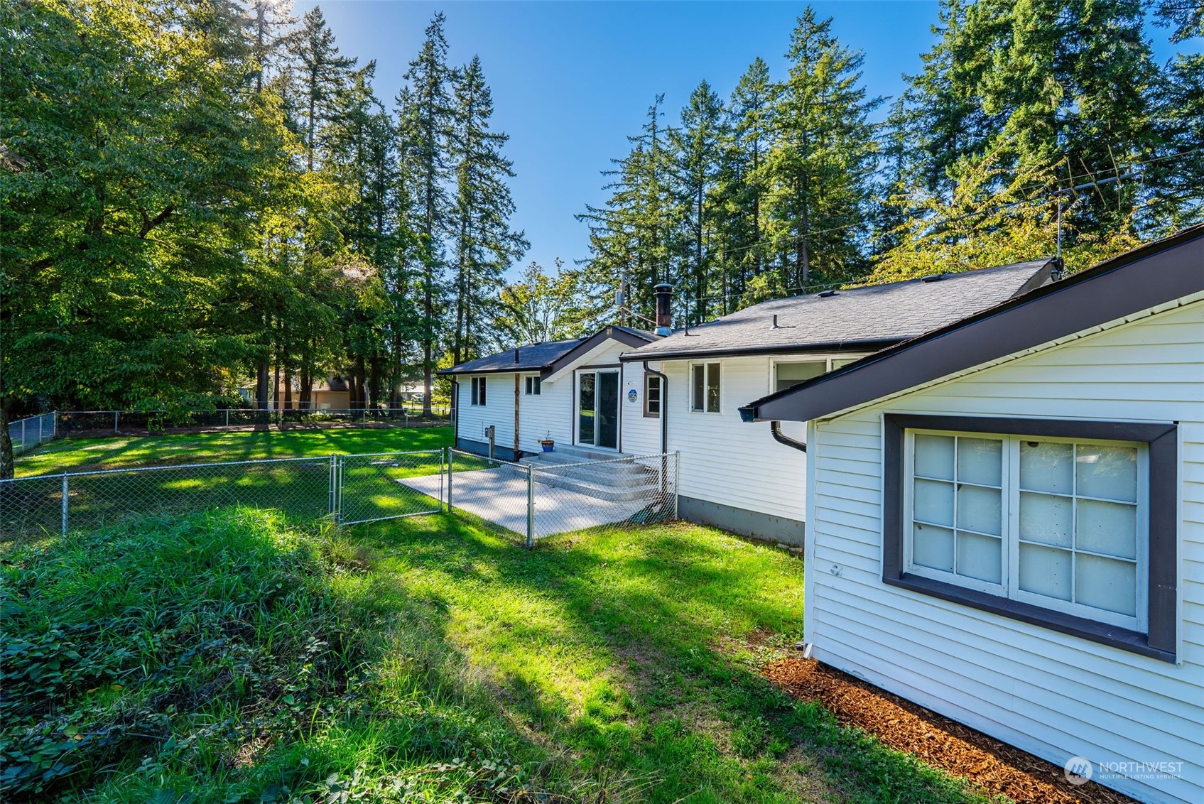 5112 Erlands Point Road Northwest Bremerton, WA 98312 - Photo 6 of 37 Gallery Image 6